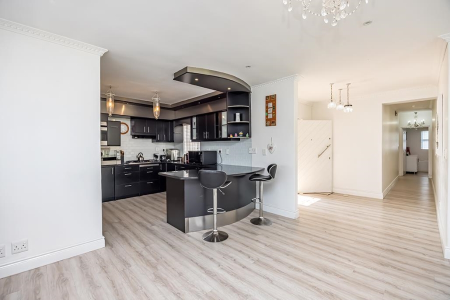 4 Bedroom Property for Sale in Flamingo Vlei Western Cape